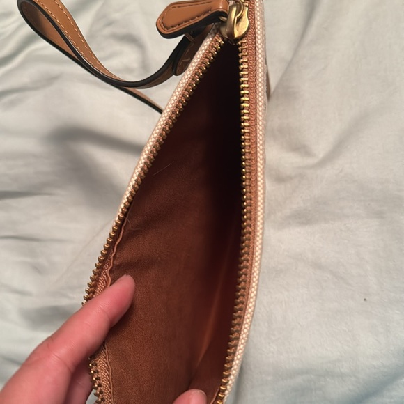 COPY - Coach tote that’s only been used a few times. In excellent condition. - Picture 3 of 3